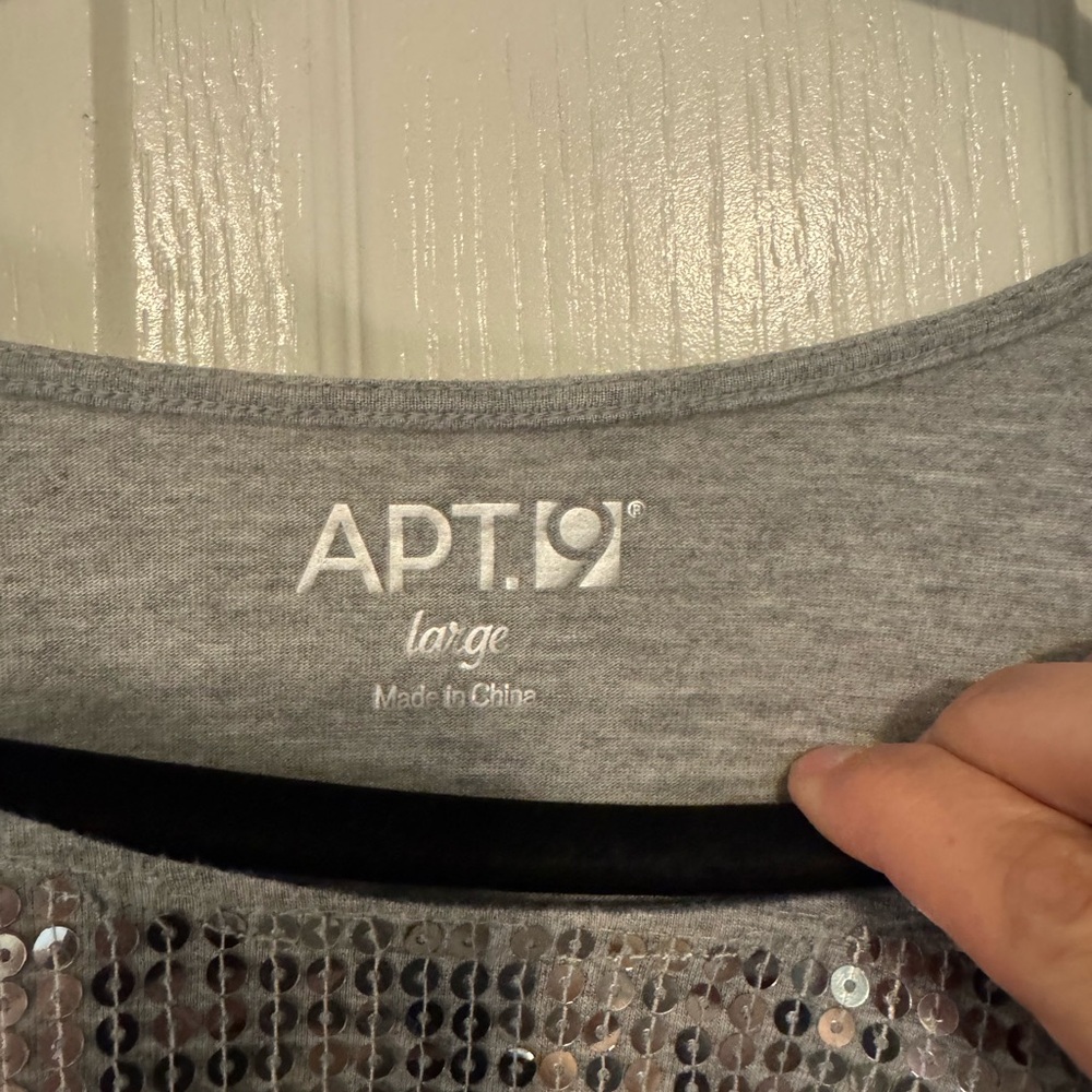 Sequined Tee - Picture 4 of 5